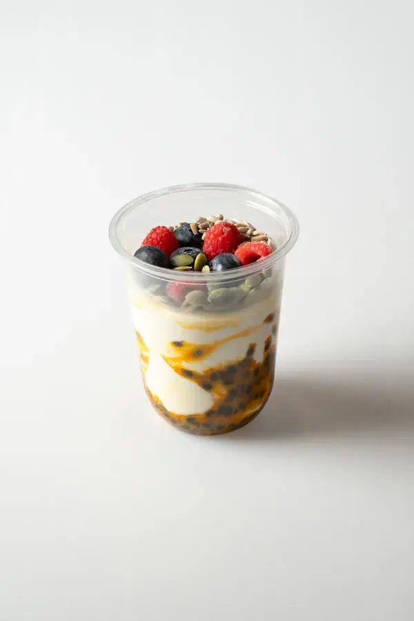 Org Sweetened Yoghurt w/P/fruit,Berries,Seeds